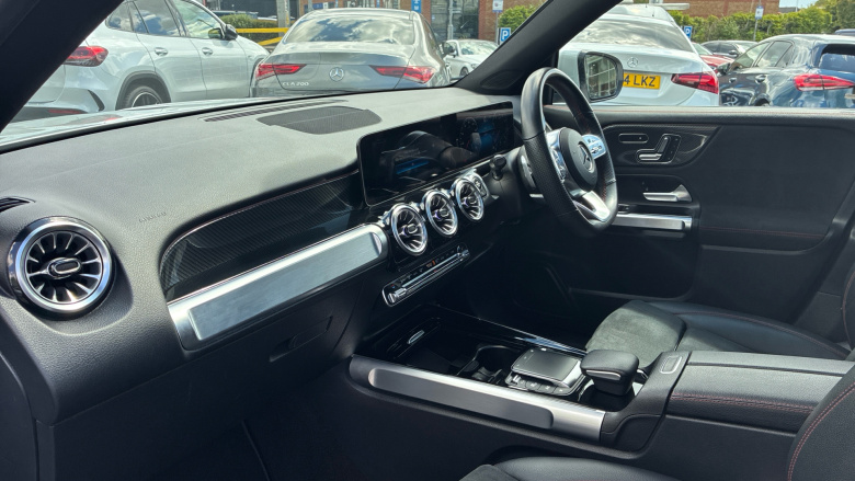 Mercedes-Benz GLB 200 AMG Line Premium Plus 5dr 7G-Tronic Petrol Estate